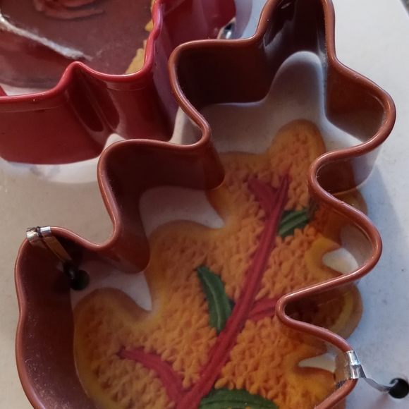 NEW Wilton HARVEST 3-Pc. COOKIE CUTTER SET - TURKEY LEAF PUMPKIN - Picture 3 of 6